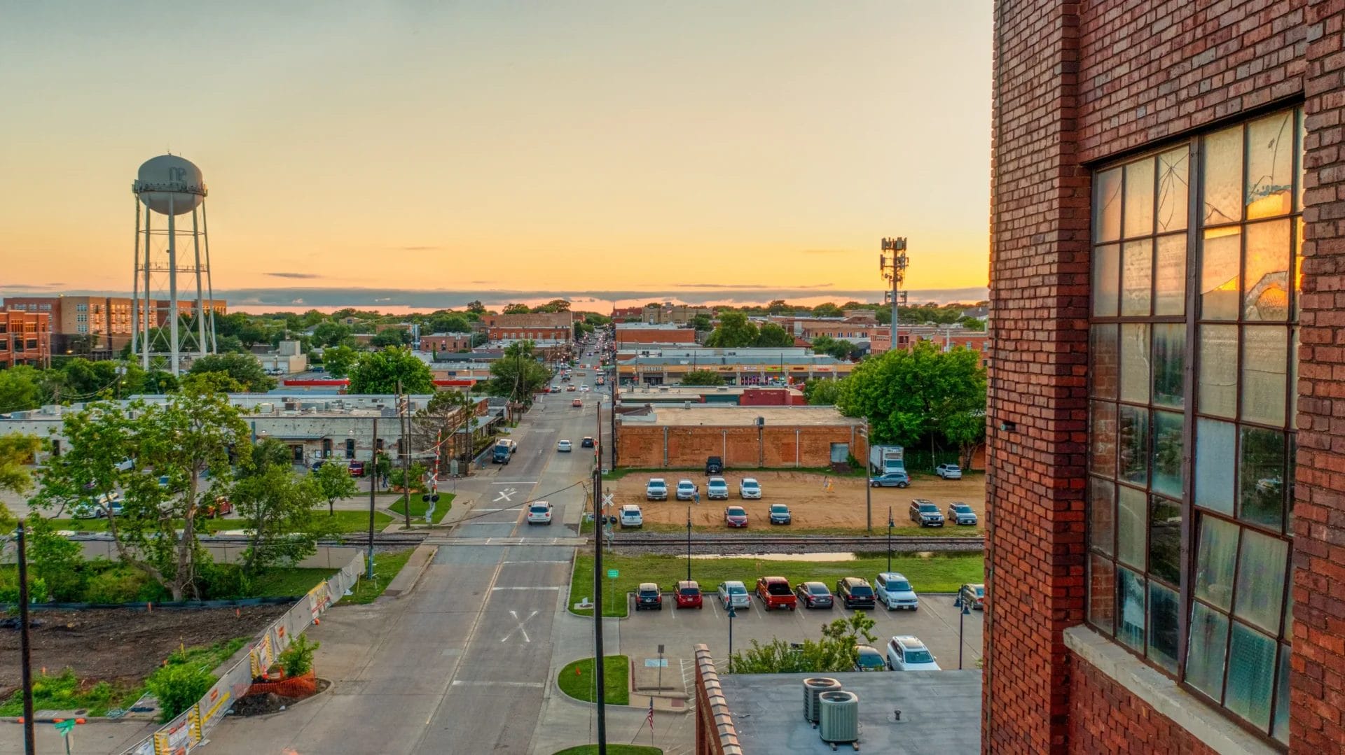 Birds eye view of the streets of McKinney, Texas